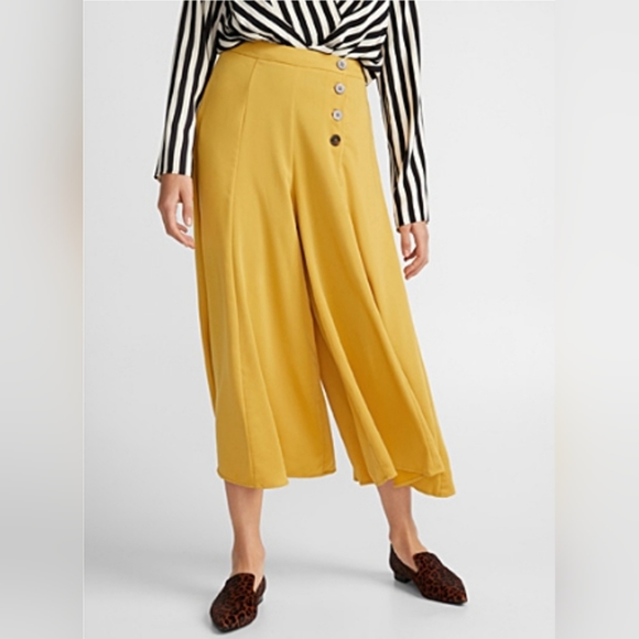 Simons lcone Golden Yellow Buttoned Culottes - Picture 1 of 3